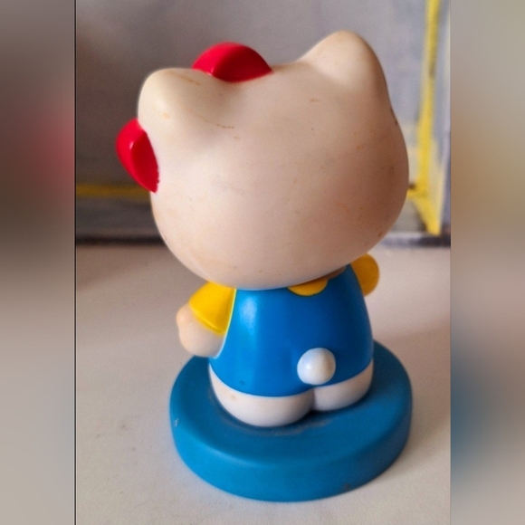 Vintage Hello Kitty Cupcake Bobblehead - Picture 2 of 2